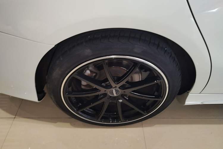 Used Mercedes-Benz CLA 2017 Facelifted CLA 200 Stylish Edition Right Rear Wheel Hub