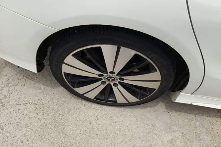 Used Mercedes-Benz CLA 2017 Facelifted CLA 200 Stylish Edition Right Rear Wheel Hub