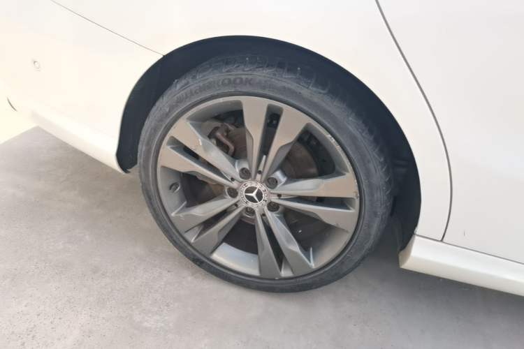 Used Mercedes-Benz CLA 2017 Refreshed CLA 200 Sport Edition Right Rear Wheel Hub