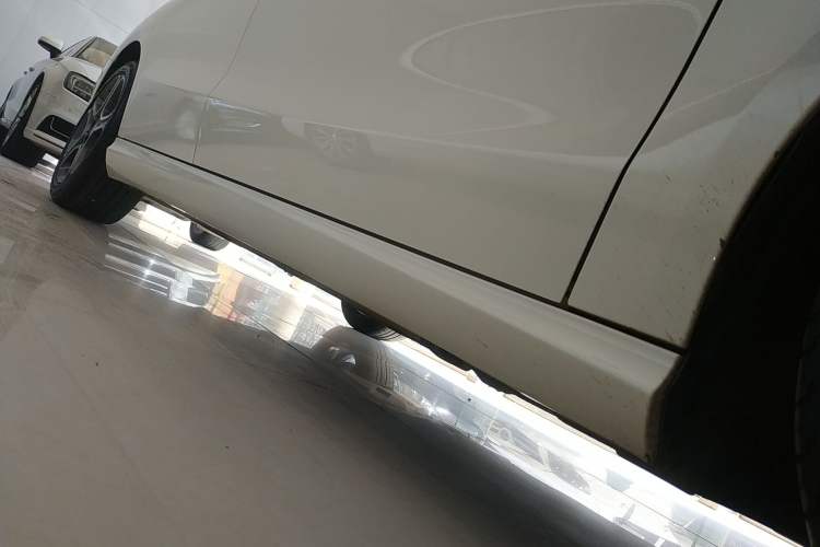 Used Mercedes-Benz CLA 2017 Facelifted CLA 180 Right Side Sill
