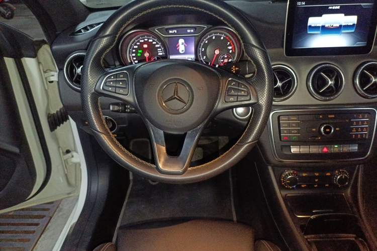 Used Mercedes-Benz CLA 2017 Facelifted CLA 200 Stylish Edition Steering Wheel