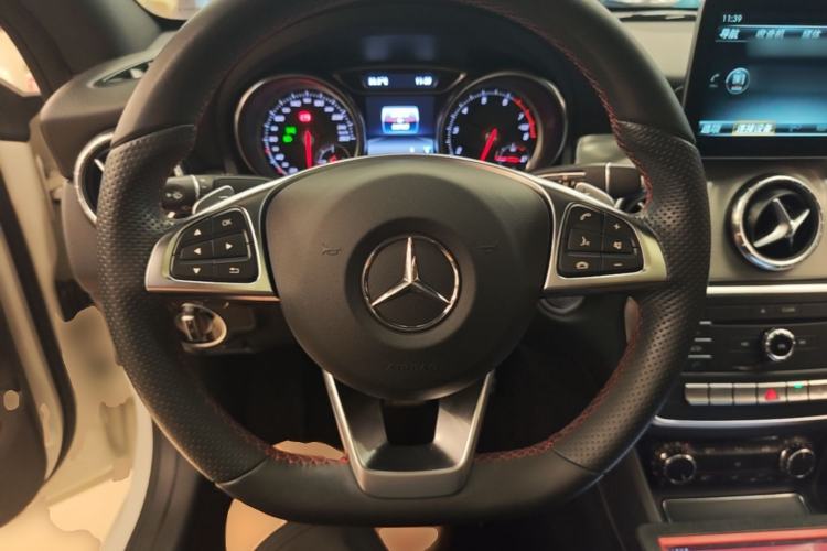 Used Mercedes-Benz CLA 2017 CLA 220 4MATIC Polar Limited Edition Steering Wheel