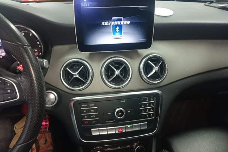 Used Mercedes-Benz CLA 2018 CLA 200 Style Edition Audio And AC Panel