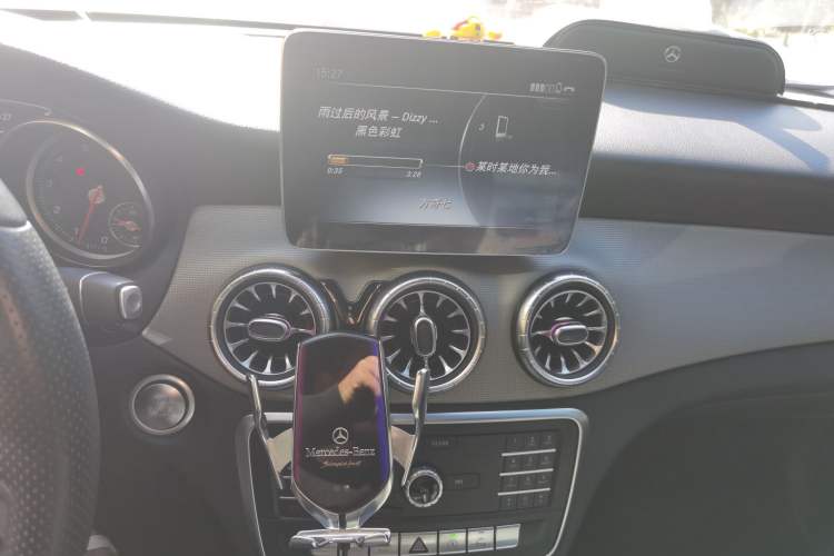 Used Mercedes-Benz CLA 2018 CLA 200 Style Edition Audio And AC Panel