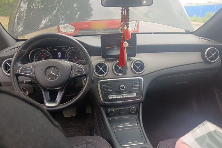 Used Mercedes-Benz CLA 2018 CLA 200 Style Edition Center Console