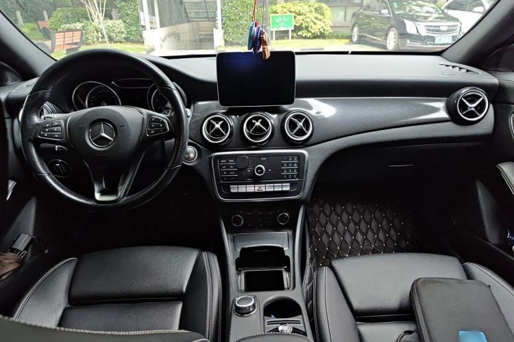 Used Mercedes-Benz CLA 2018 CLA 200 Style Edition Center Console