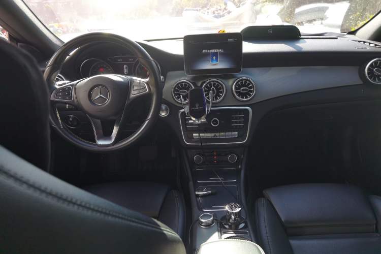 Used Mercedes-Benz CLA 2018 CLA 200 Style Edition Center Console
