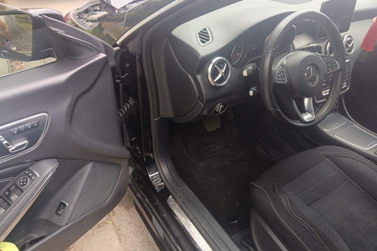 Used Mercedes-Benz CLA 2018 CLA 200 Style Edition Driver Seat