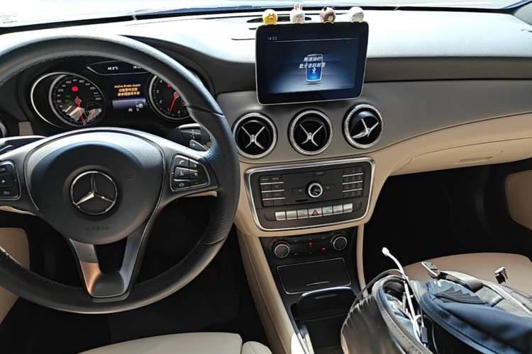 Used Mercedes-Benz CLA 2018 CLA 200 Style Edition Audio And AC Panel