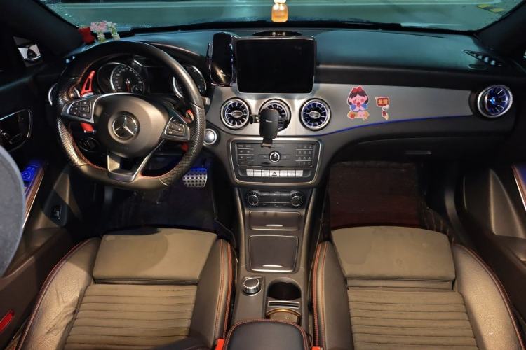 Used Mercedes-Benz CLA 2018 CLA 220 4MATIC Center Console