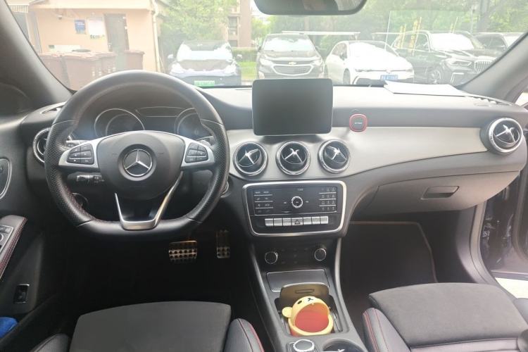 Used Mercedes-Benz CLA 2018 CLA 220 4MATIC Center Console