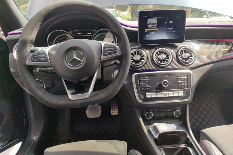 Used Mercedes-Benz CLA 2018 CLA 220 4MATIC Center Console