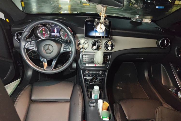 Used Mercedes-Benz CLA 2018 CLA 200 Style Edition Center Console