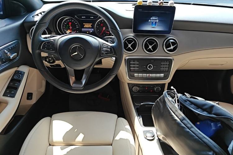 Used Mercedes-Benz CLA 2018 CLA 200 Style Edition Center Console