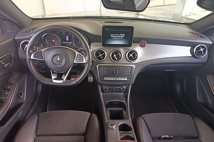 Used Mercedes-Benz CLA 2018 CLA 220 4MATIC Center Console