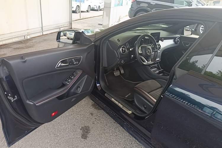 Used Mercedes-Benz CLA 2018 CLA 220 4MATIC Driver Seat