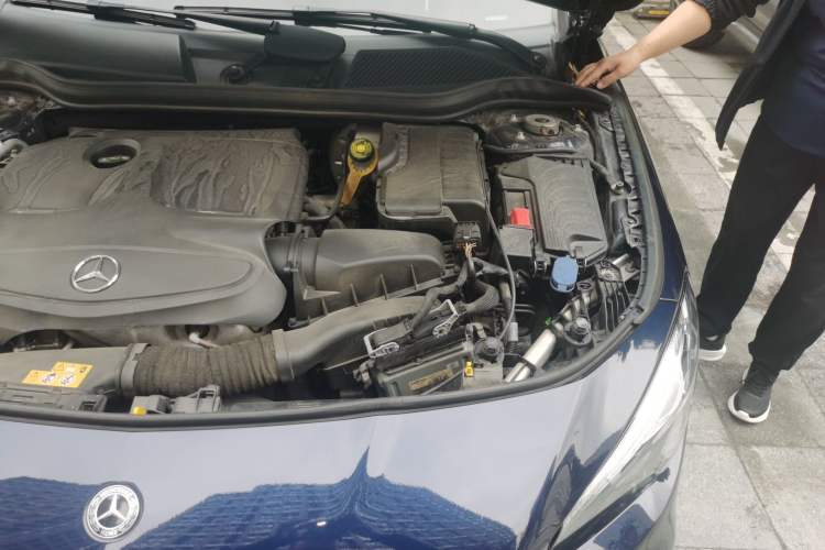 Used Mercedes-Benz CLA 2018 CLA 220 4MATIC Engine Bay Left
