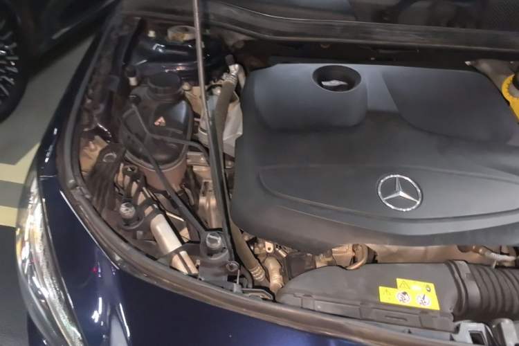 Used Mercedes-Benz CLA 2018 CLA 220 4MATIC Engine Bay Right