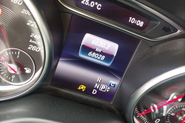 Used Mercedes-Benz CLA 2018 CLA 200 Style Edition Odometer Close Up