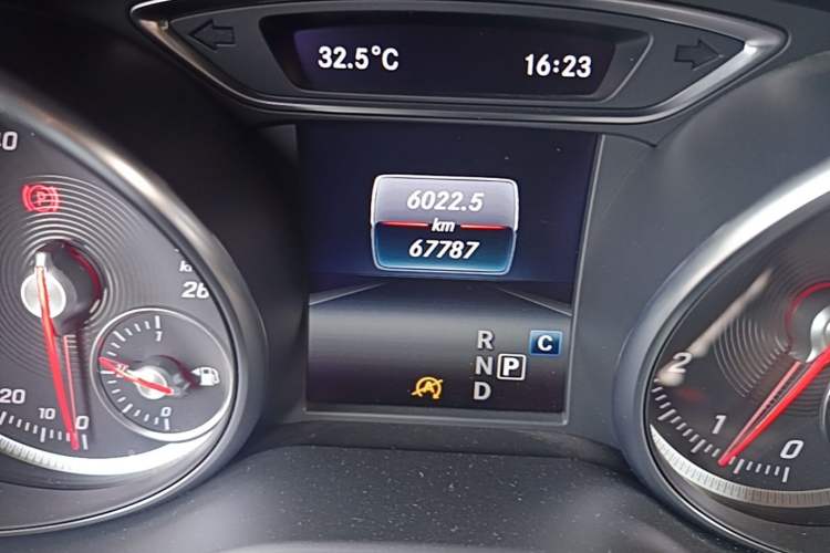 Used Mercedes-Benz CLA 2018 CLA 220 4MATIC Odometer Close Up