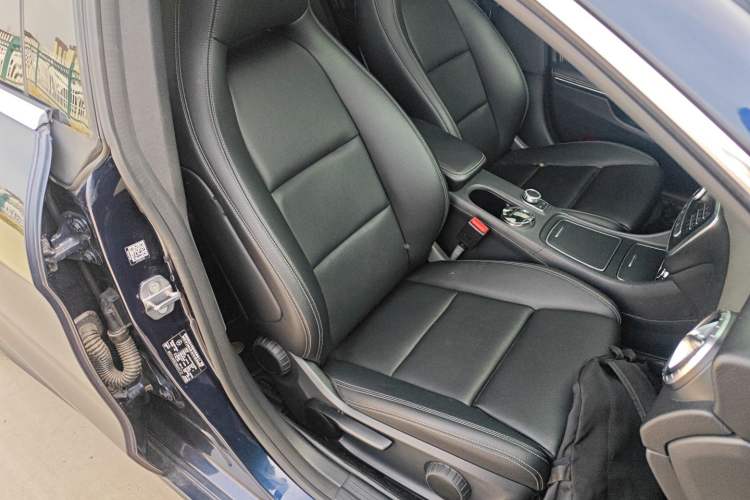 Used Mercedes-Benz CLA 2018 CLA 200 Sport Edition Right Front Seat