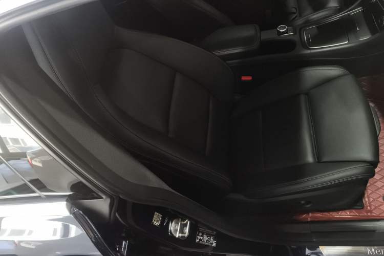 Used Mercedes-Benz CLA 2018 CLA 200 Style Edition Right Front Seat