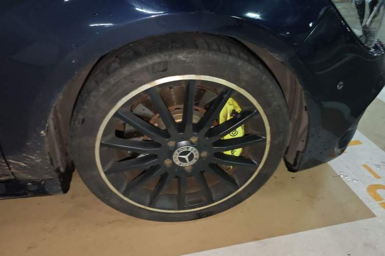 Used Mercedes-Benz CLA 2018 CLA 220 4MATIC Right Front Wheel Hub