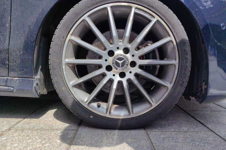Used Mercedes-Benz CLA 2018 CLA 220 4MATIC Right Front Wheel Hub