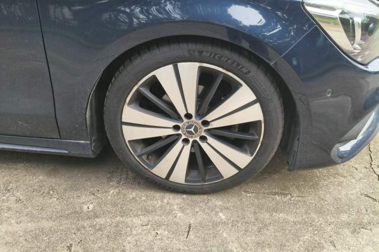 Used Mercedes-Benz CLA 2018 CLA 200 Style Edition Right Front Wheel Hub