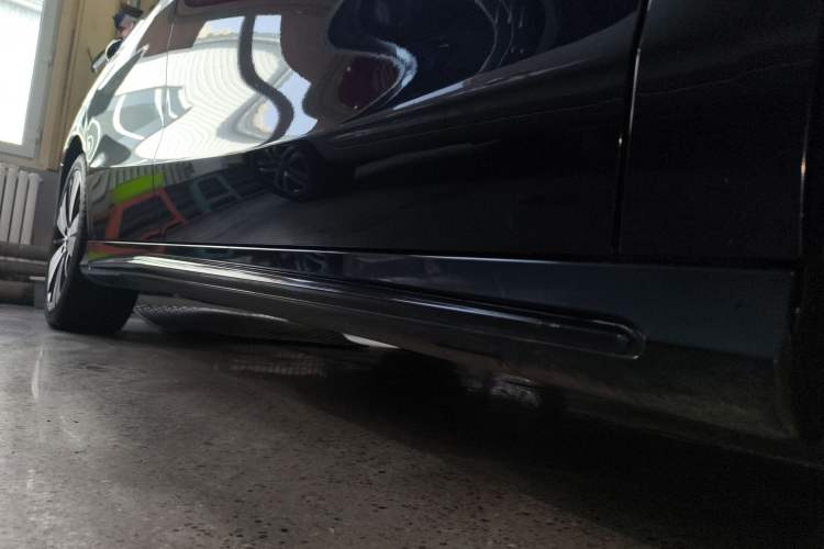 Used Mercedes-Benz CLA 2018 CLA 200 Style Edition Right Side Sill