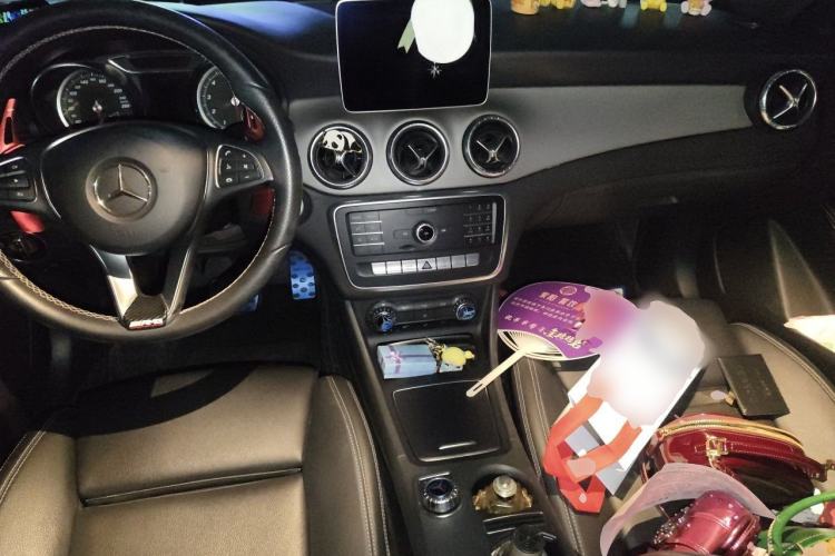 Used Mercedes-Benz CLA 2018 CLA 200 Style Edition Center Console