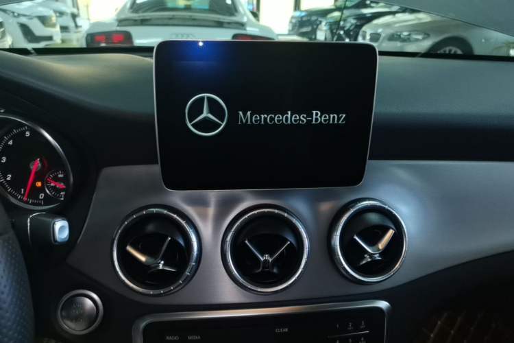 Used Mercedes-Benz CLA 2018 CLA 220 4MATIC Audio And AC Panel