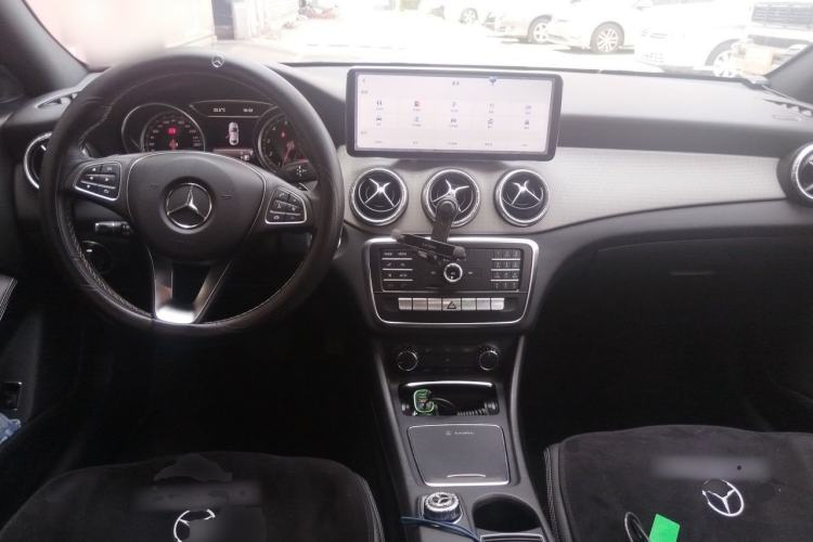 Used Mercedes-Benz CLA 2018 CLA 200 Style Edition Center Console
