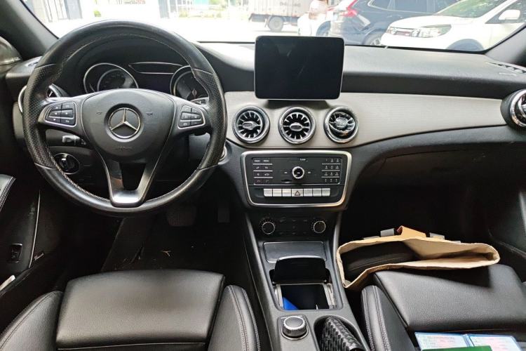 Used Mercedes-Benz CLA 2018 CLA 200 Style Edition Center Console