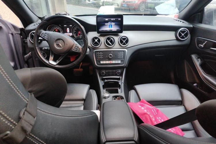 Used Mercedes-Benz CLA 2018 CLA 200 Style Edition Center Console
