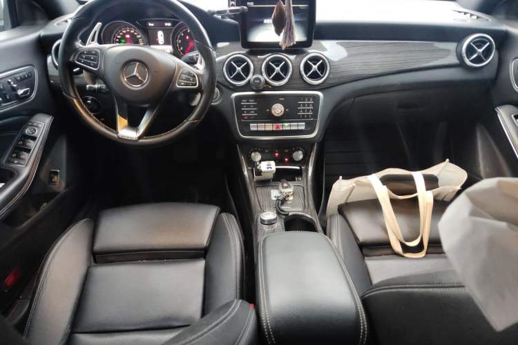 Used Mercedes-Benz CLA 2018 CLA 200 Style Edition Center Console