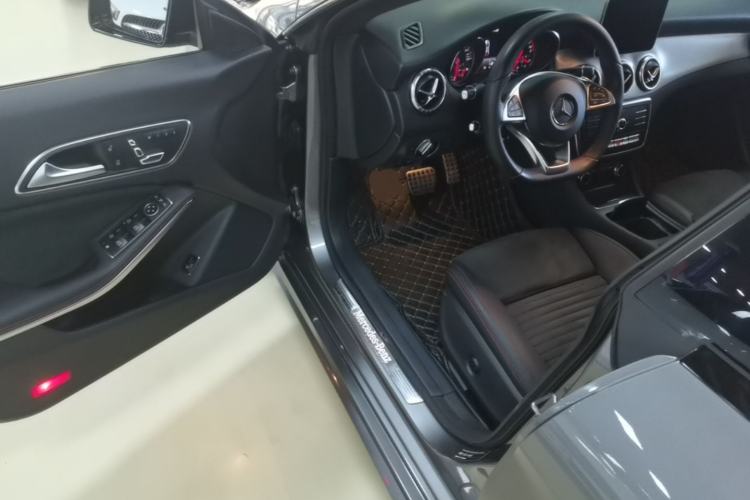 Used Mercedes-Benz CLA 2018 CLA 220 4MATIC Driver Seat