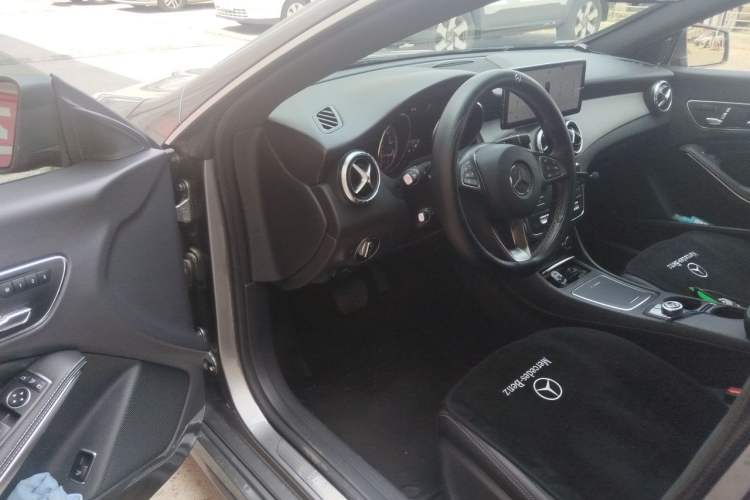 Used Mercedes-Benz CLA 2018 CLA 200 Style Edition Driver Seat