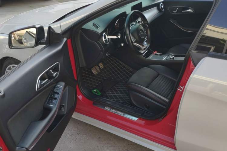 Used Mercedes-Benz CLA 2018 CLA 220 4MATIC Driver Seat