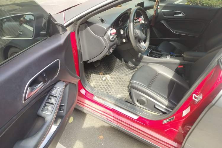 Used Mercedes-Benz CLA 2018 CLA 200 Sport Edition Driver Seat