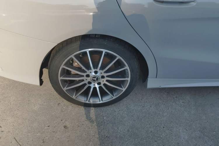 Used Mercedes-Benz CLA 2018 CLA 220 4MATIC Exterior 5