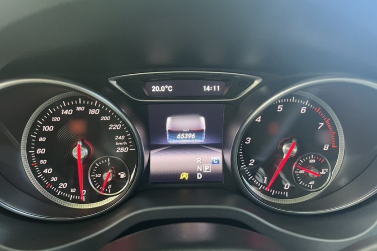 Used Mercedes-Benz CLA 2018 CLA 220 4MATIC Interior 4