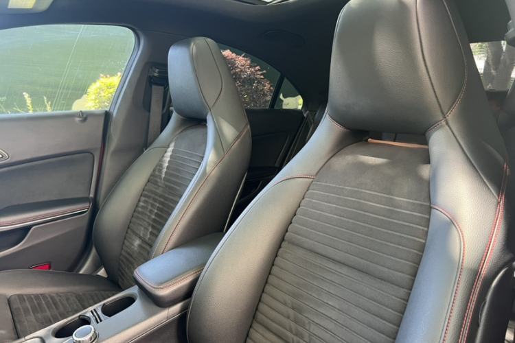 Used Mercedes-Benz CLA 2018 CLA 220 4MATIC Interior 5
