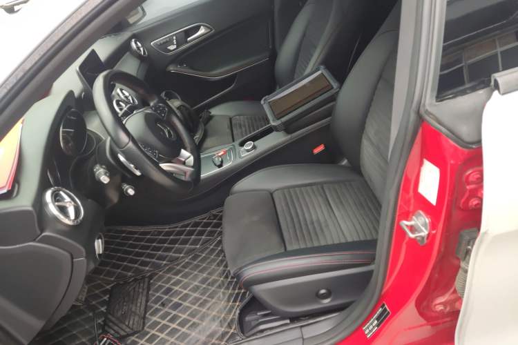 Used Mercedes-Benz CLA 2018 CLA 220 4MATIC Left Front Seat