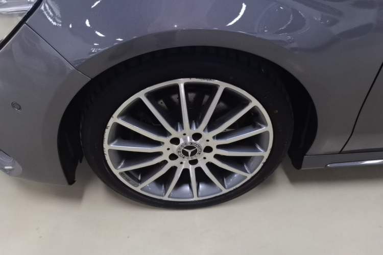 Used Mercedes-Benz CLA 2018 CLA 220 4MATIC Left Front Wheel Hub