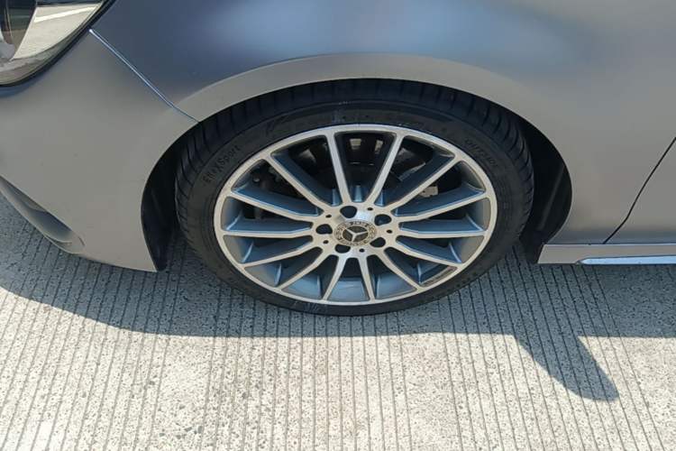 Used Mercedes-Benz CLA 2018 CLA 220 4MATIC Left Front Wheel Hub