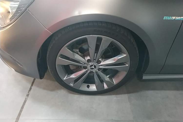 Used Mercedes-Benz CLA 2018 CLA 200 Sport Edition Left Front Wheel Hub