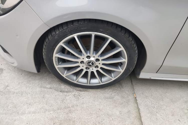 Used Mercedes-Benz CLA 2018 CLA 220 4MATIC Left Front Wheel Hub