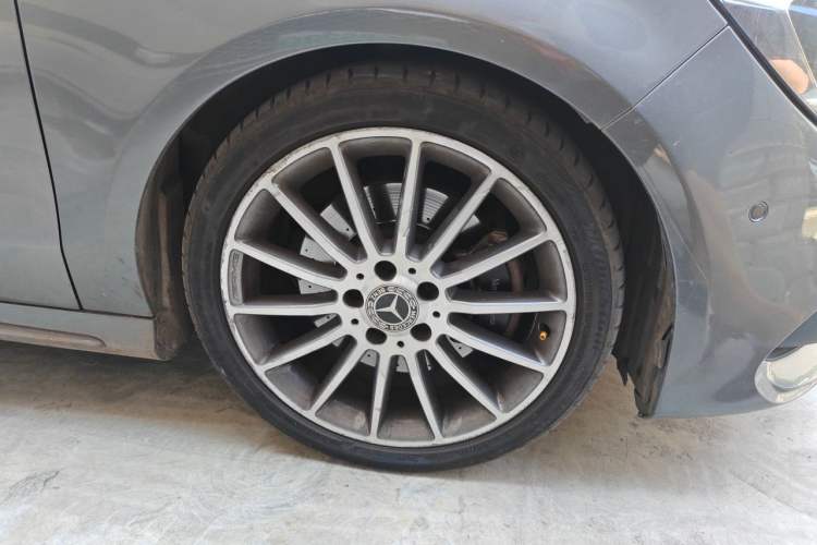Used Mercedes-Benz CLA 2018 CLA 220 4MATIC Right Front Wheel Hub