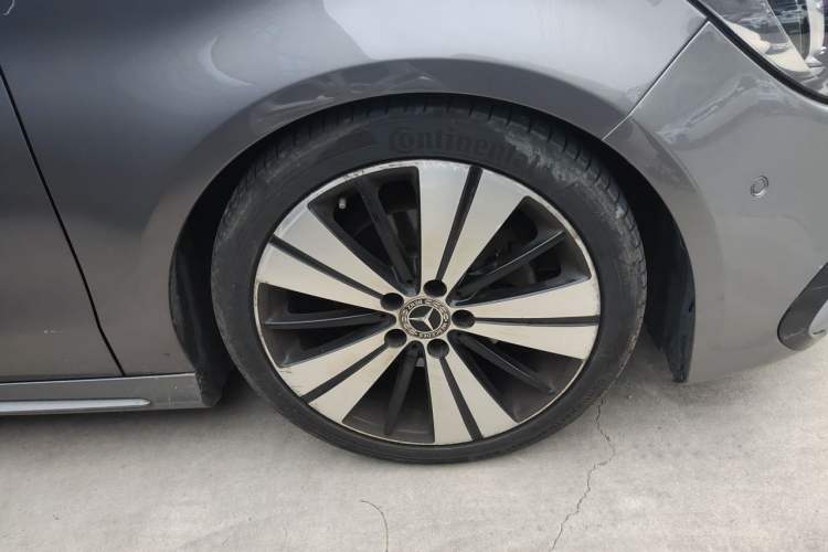 Used Mercedes-Benz CLA 2018 CLA 200 Style Edition Right Front Wheel Hub